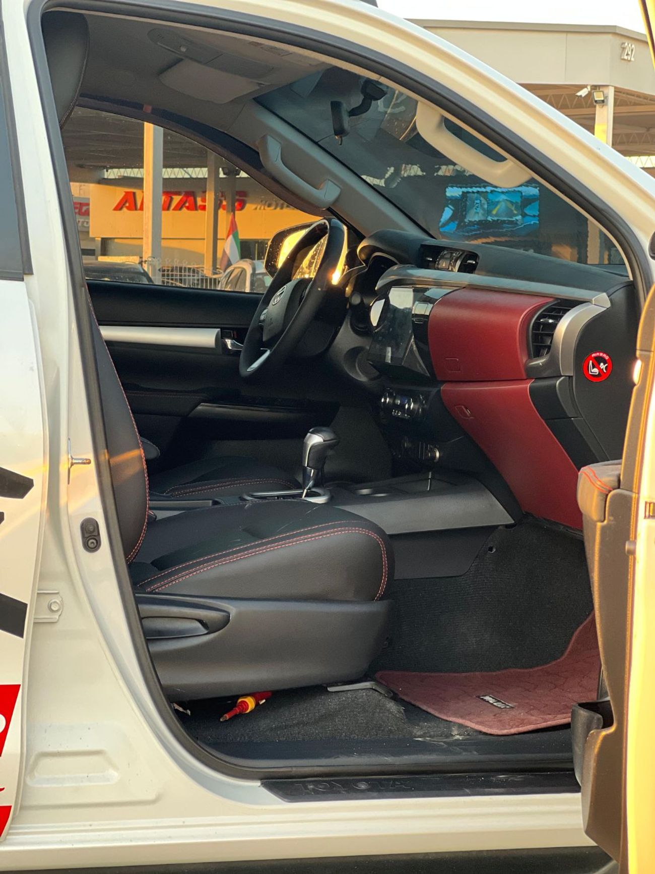 Toyota Hilux Toyota Hilux 2016model Modified 2024 Adventure 2.7 4x4 petrol Engine Colour white push start Transmi