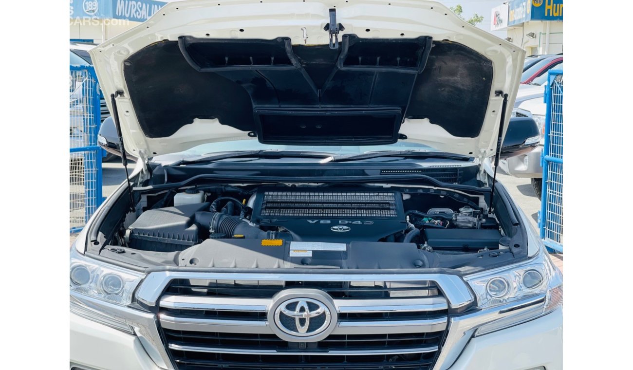 Toyota Land Cruiser Toyota Landcruiser VXR RHD Diesel engine model 2016 with sunroof leather and electric seats full opt