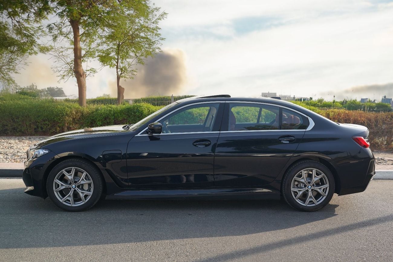 بي أم دبليو i3 EDRIVE35L (NON GCC) 2026 BMW e-Drive 35L M-Sport Package FWD 0Km