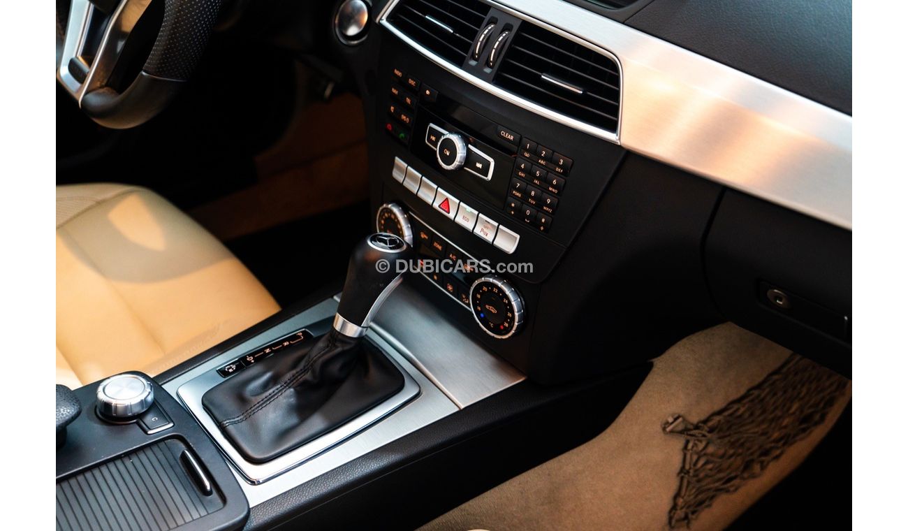 Mercedes-Benz C 250 Std 2015 Mercedes-Benz C250