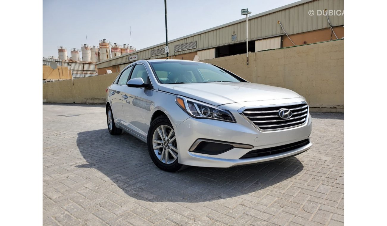 Hyundai Sonata SE - Very Clean Car