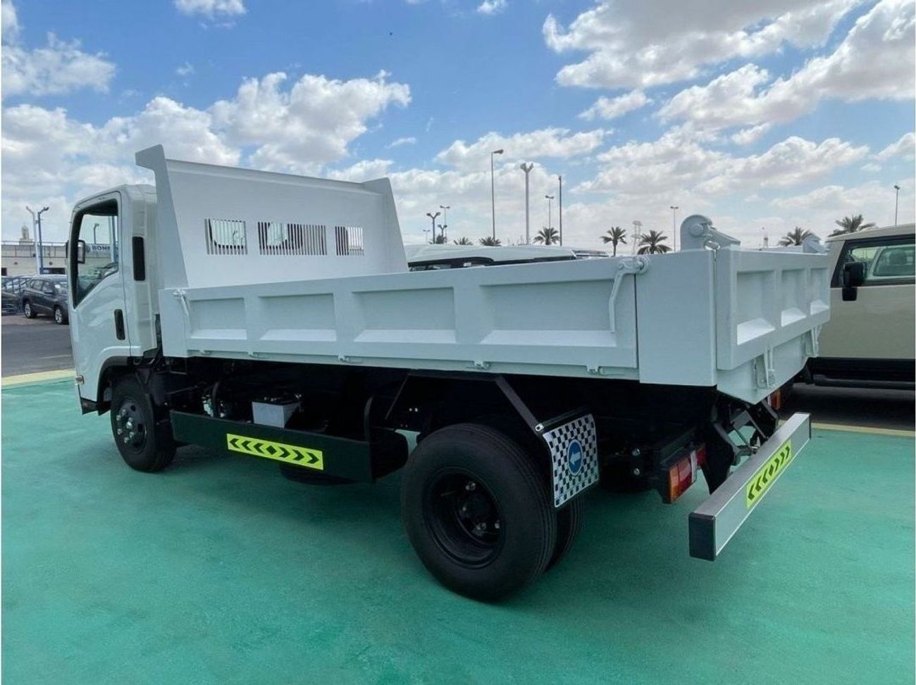 Isuzu NPR 4  ton tipper