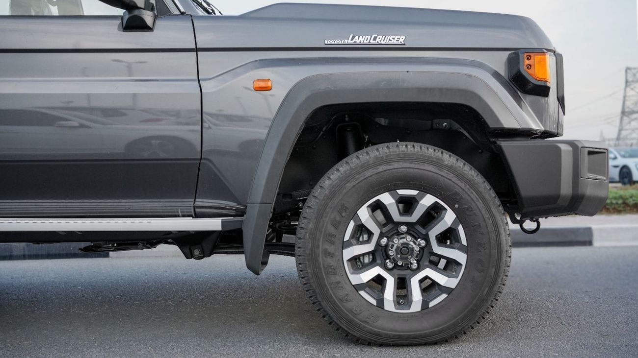 Toyota Land Cruiser 70 2026 Toyota Land Cruiser LC 76 2.8L AT Diesel (Gray)