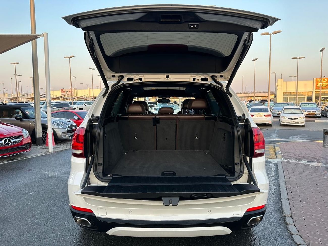 بي أم دبليو X5 50i لاكجري