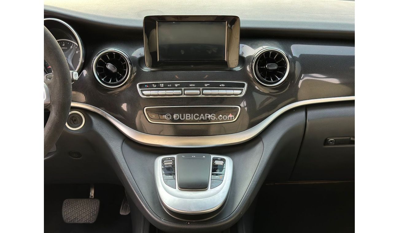 Mercedes-Benz V 250 Exclusive Viano V-250 GCC 2021 V4 Petrol // Body kit( may bach ) // Low mileage // Perfect condition