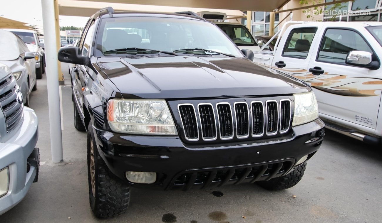 Jeep Grand Cherokee جيب جراند شيروكي ليميتد فل 8 سلندر خليجي