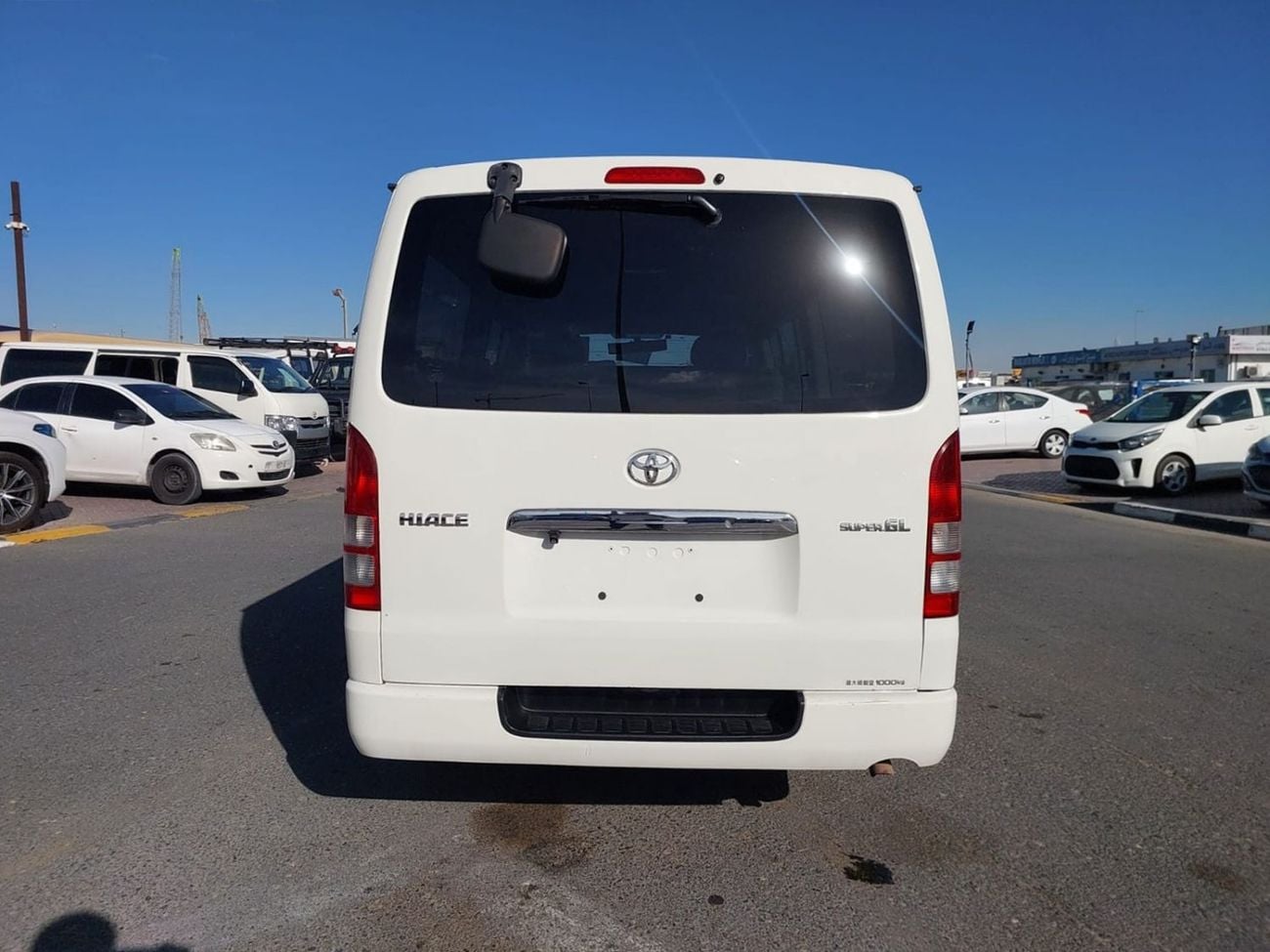 Toyota Hiace TOYOTA HIACE VAN RHD 2007 MODEL 2.0 L PETROL AUTOMATIC(PM69704)