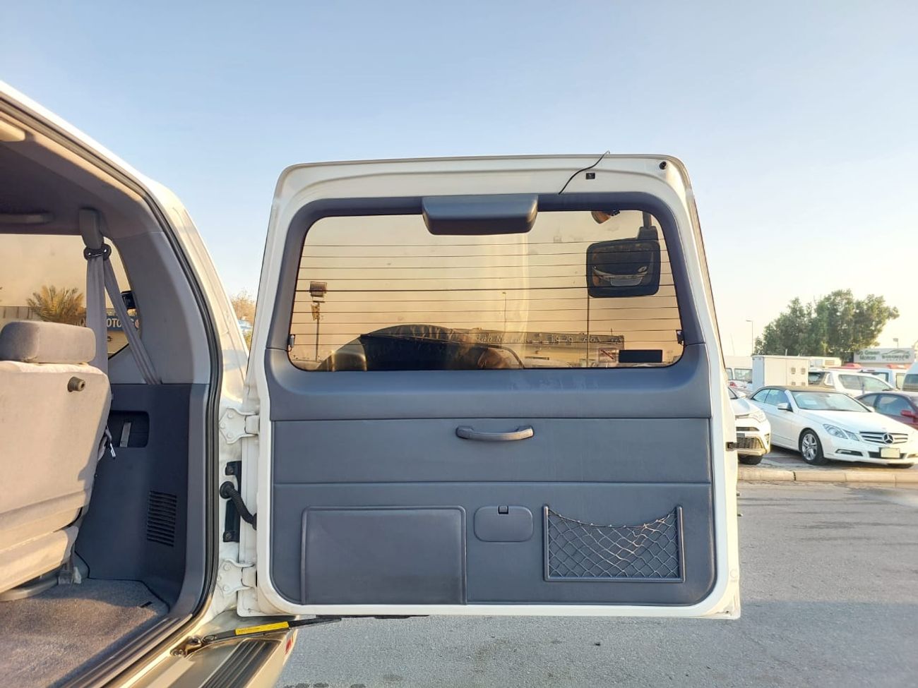 Toyota Land Cruiser TOYOTA LAND CRUISER PRADO SUV RHD 2001 MODEL 2.7 L PETROL AUTOMATIC(PM47611)