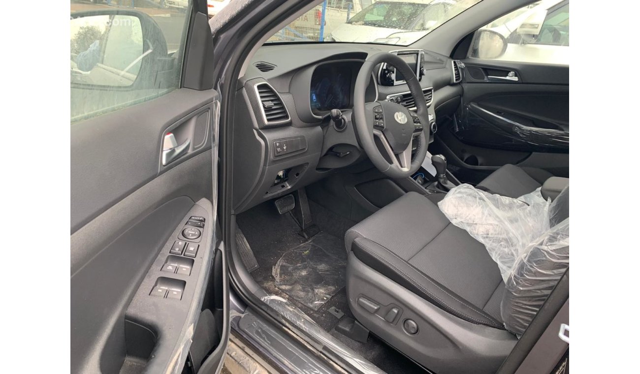 Hyundai Tucson 1.6 with sun roof