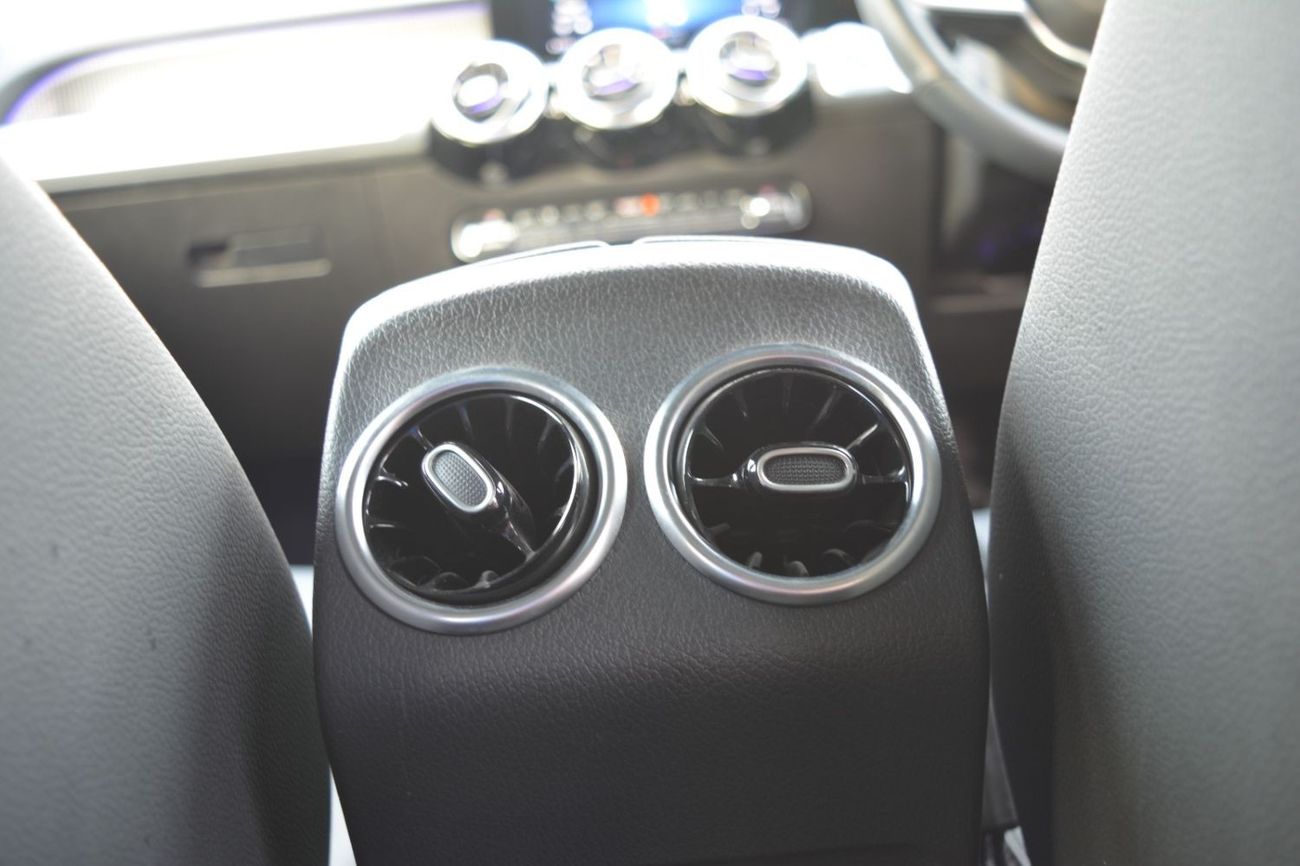 Mercedes-Benz GLB 200