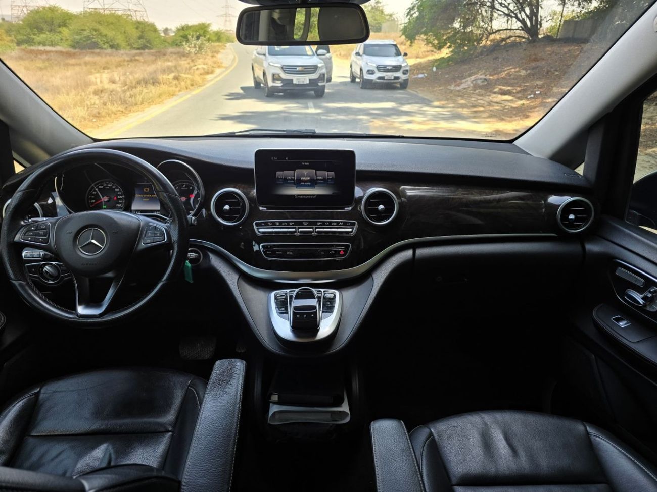 Mercedes-Benz V 250 Std 2.1L MERCEDES V-250 2017 GCC FULL OPITION // PERFECT CONDITION