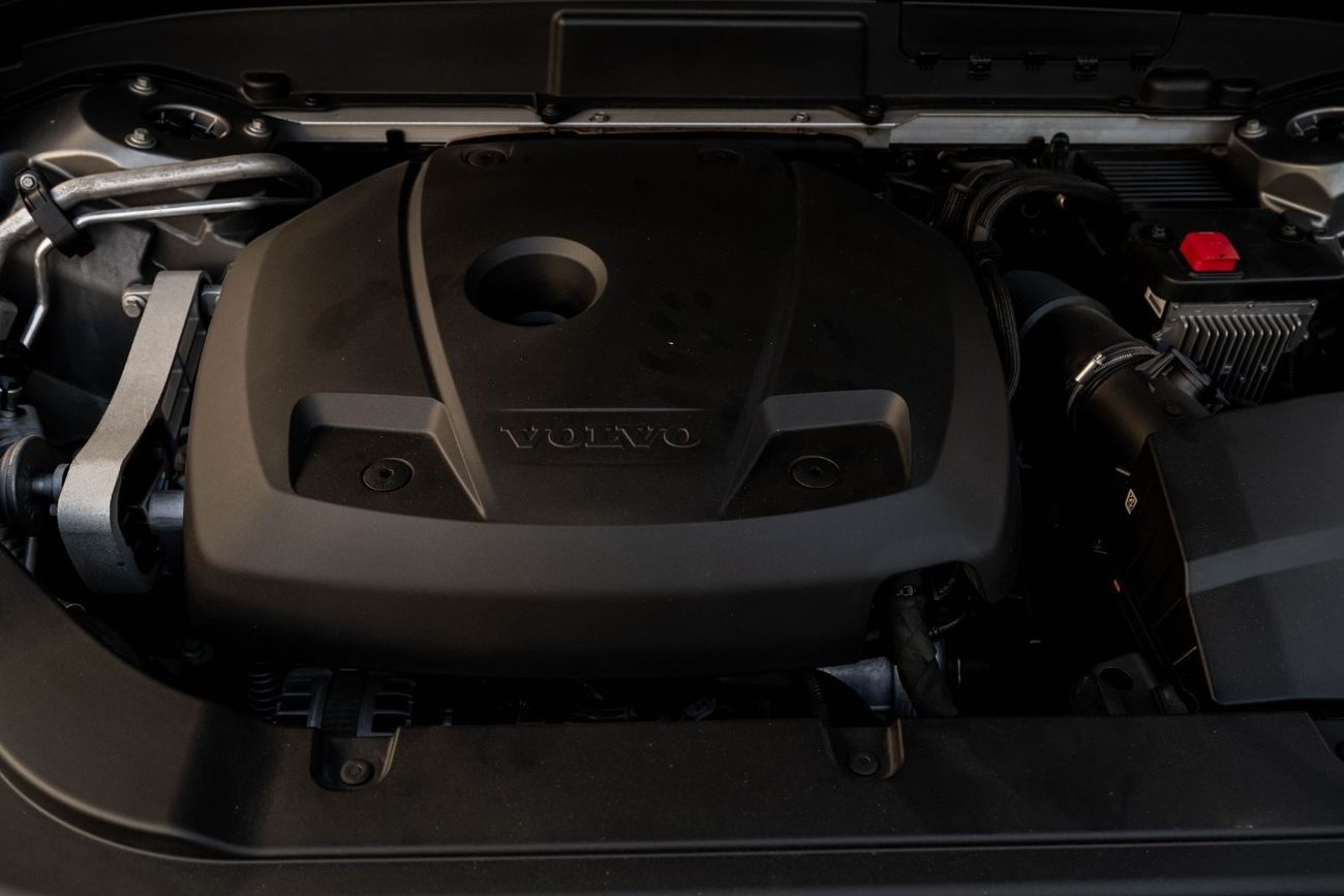 Volvo XC60 R-DESIGN | 1,958 P.M | 0% Downpayment |