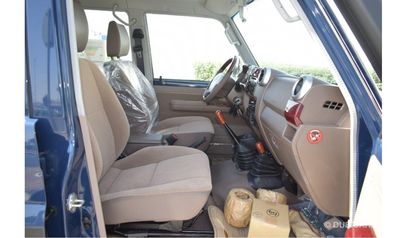 Toyota Land Cruiser Pick Up 79 Double Cab LX Limited V6 4.0L Petrol 4WD MT