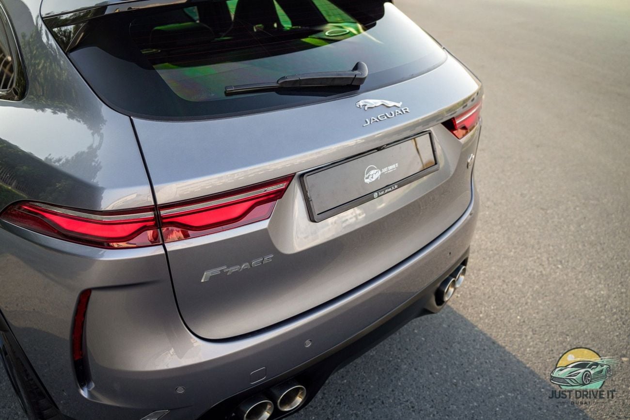 جاكوار F بيس SVR 5.0L