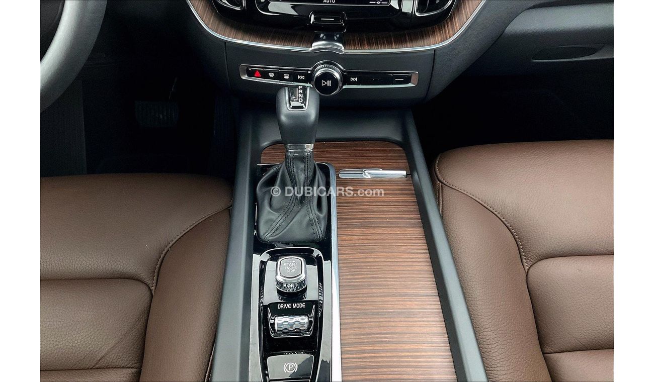 فولفو XC 60 T5 Momentum