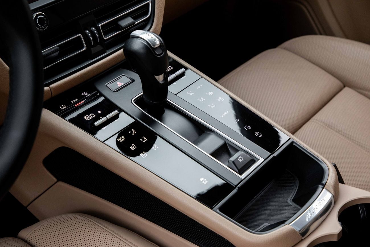 Porsche Macan Macan | 4,896 P.M | 0% Downpayment | Porsche Warranty!