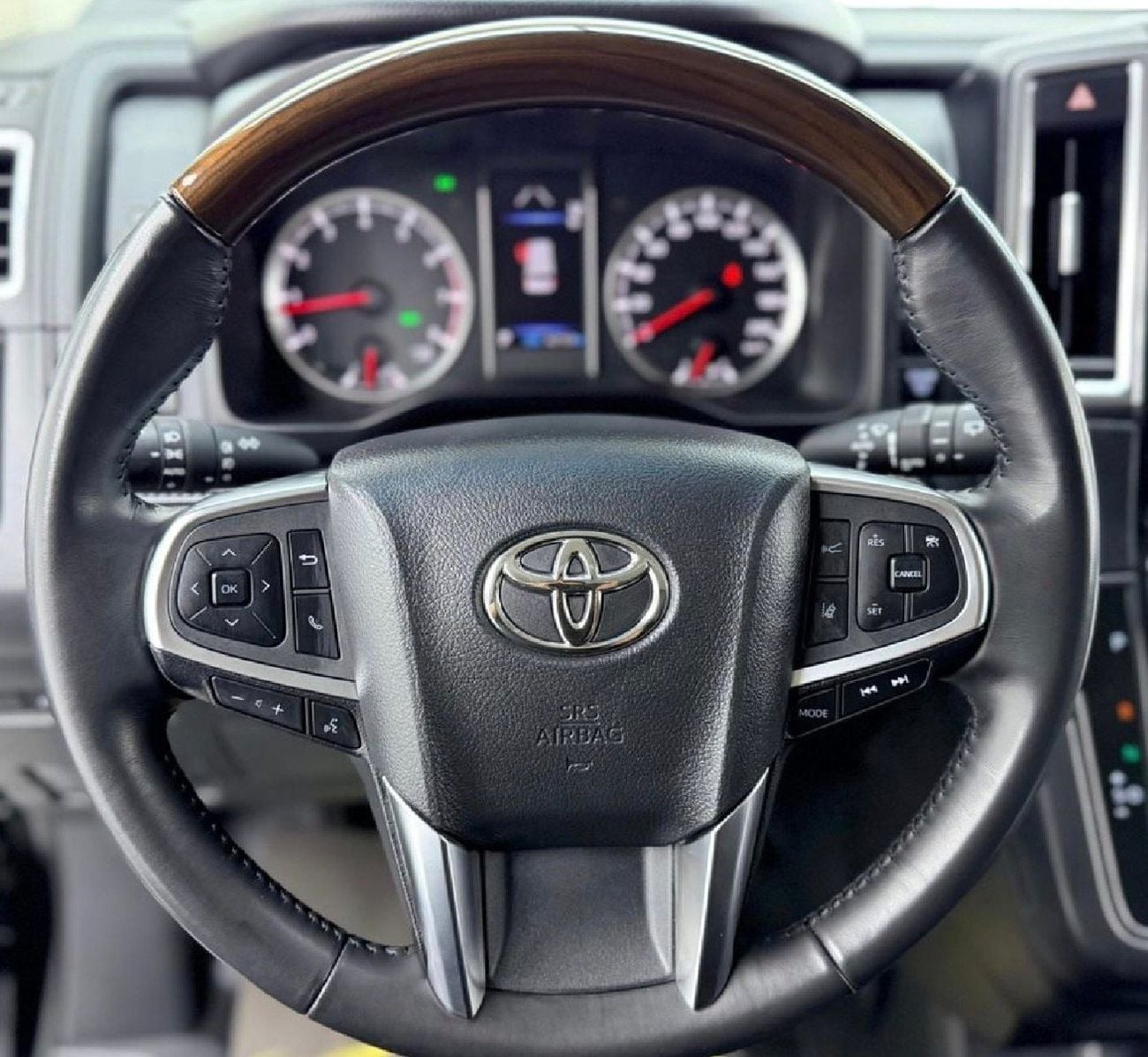 Toyota Granvia PREMIUM Toyota Gravnia Years 2023 3.5L Premium V6 petrol left hand drive