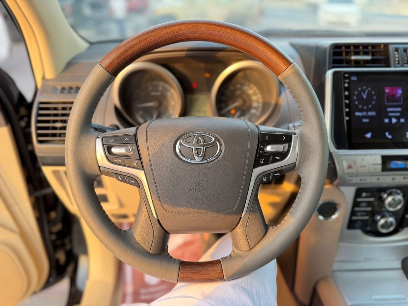 تويوتا برادو TXL 2.7L (271 HP)