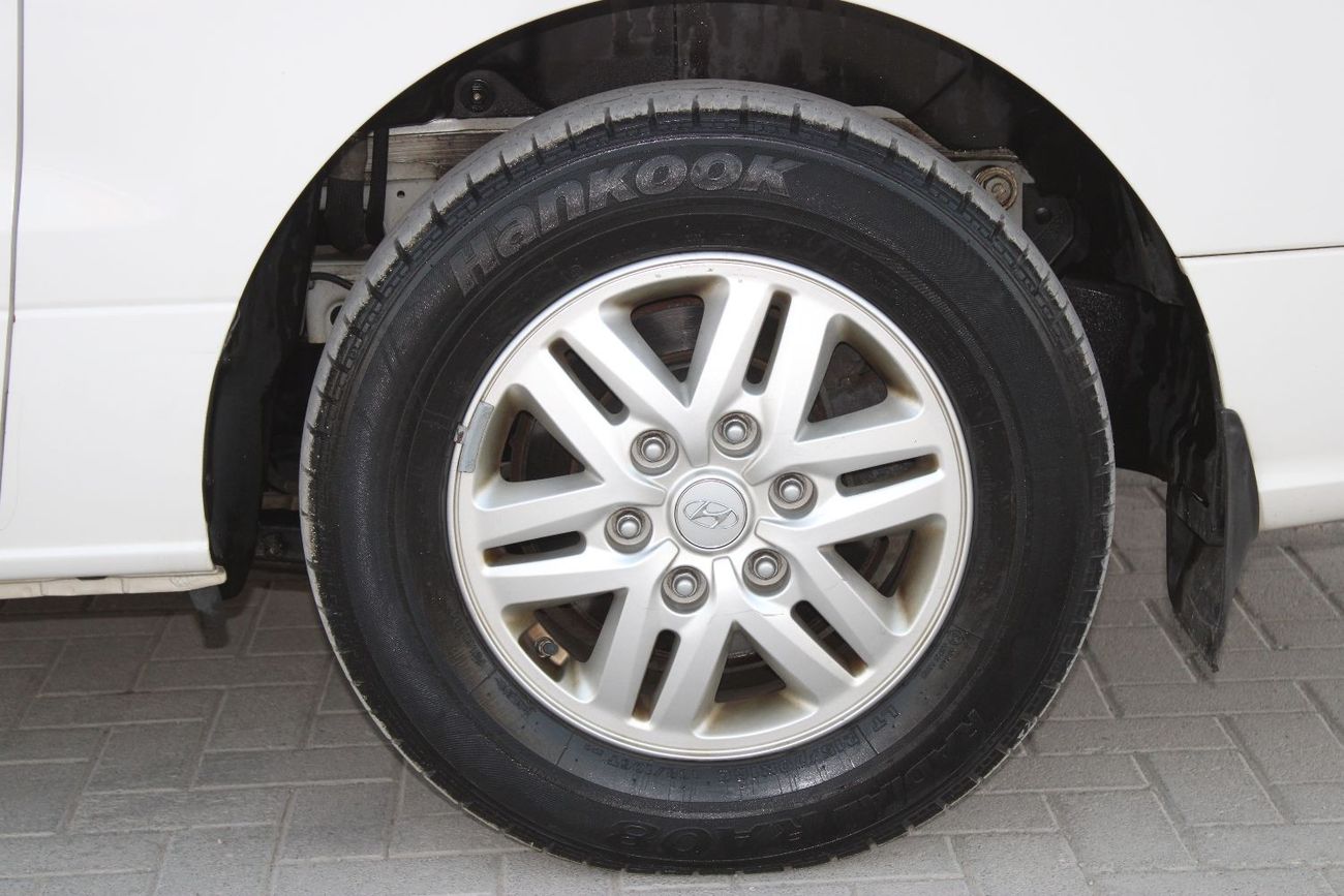 Hyundai Grand Starex Hyundai Grand Starex 2018 imported from Korea Diesel customs papers in excellent condition without a