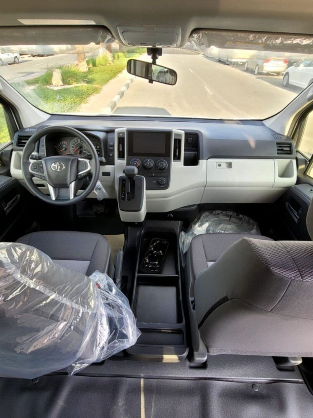 Toyota Hiace Commuter 3.5L A/T