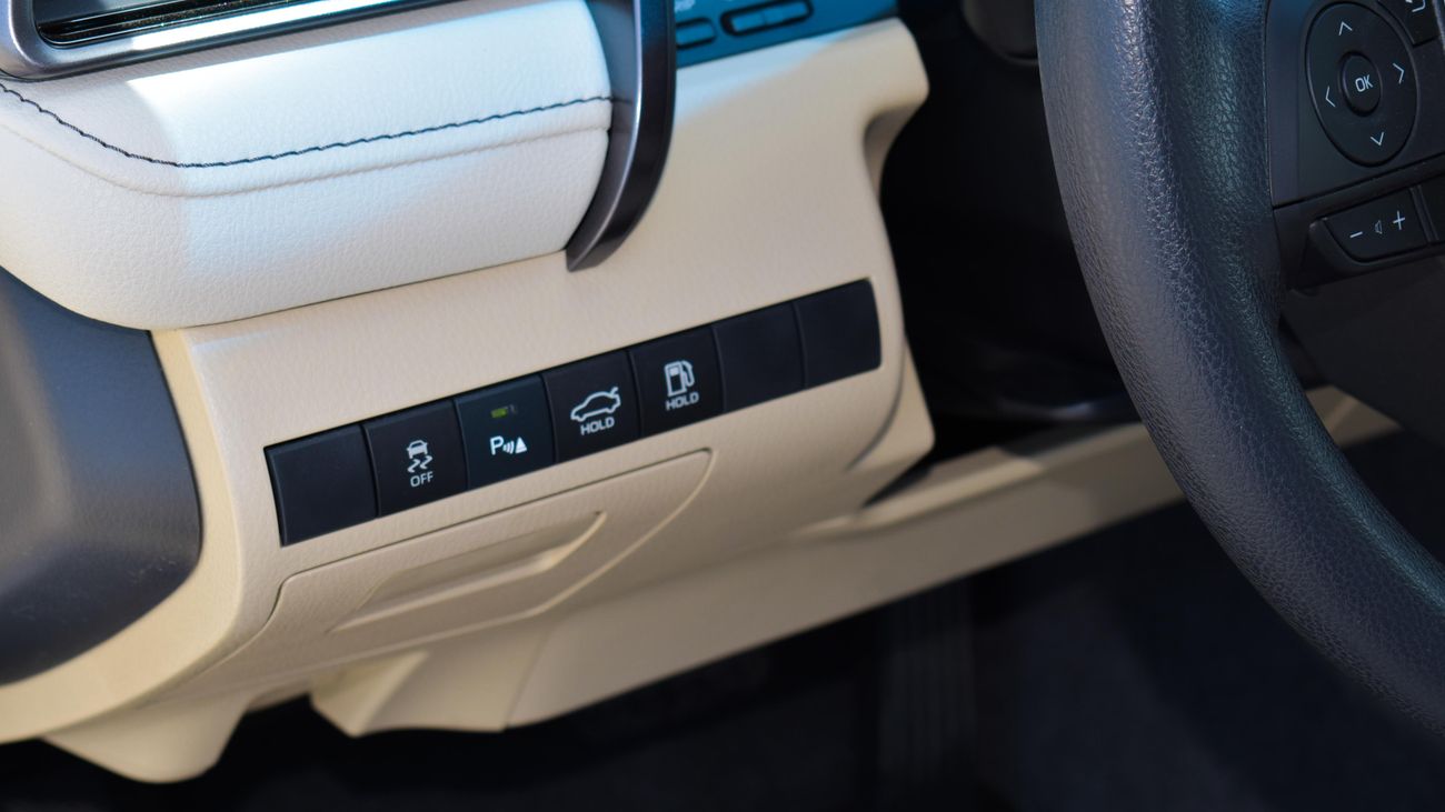 Toyota Camry LE | 2.5L | Hybrid | 2022 | For Export Only