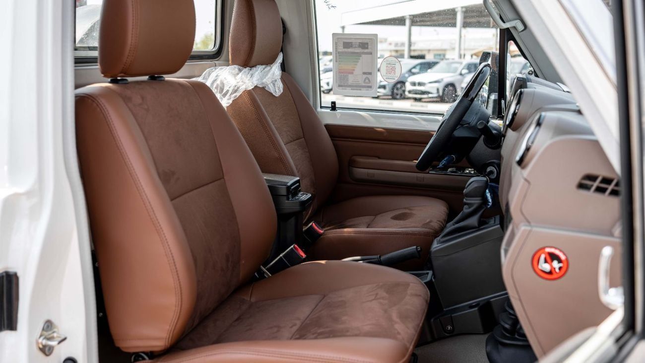 تويوتا لاند كروزر بيك آب 2025 Toyota Land Cruiser LC 79 4.0L AT Petrol (White)