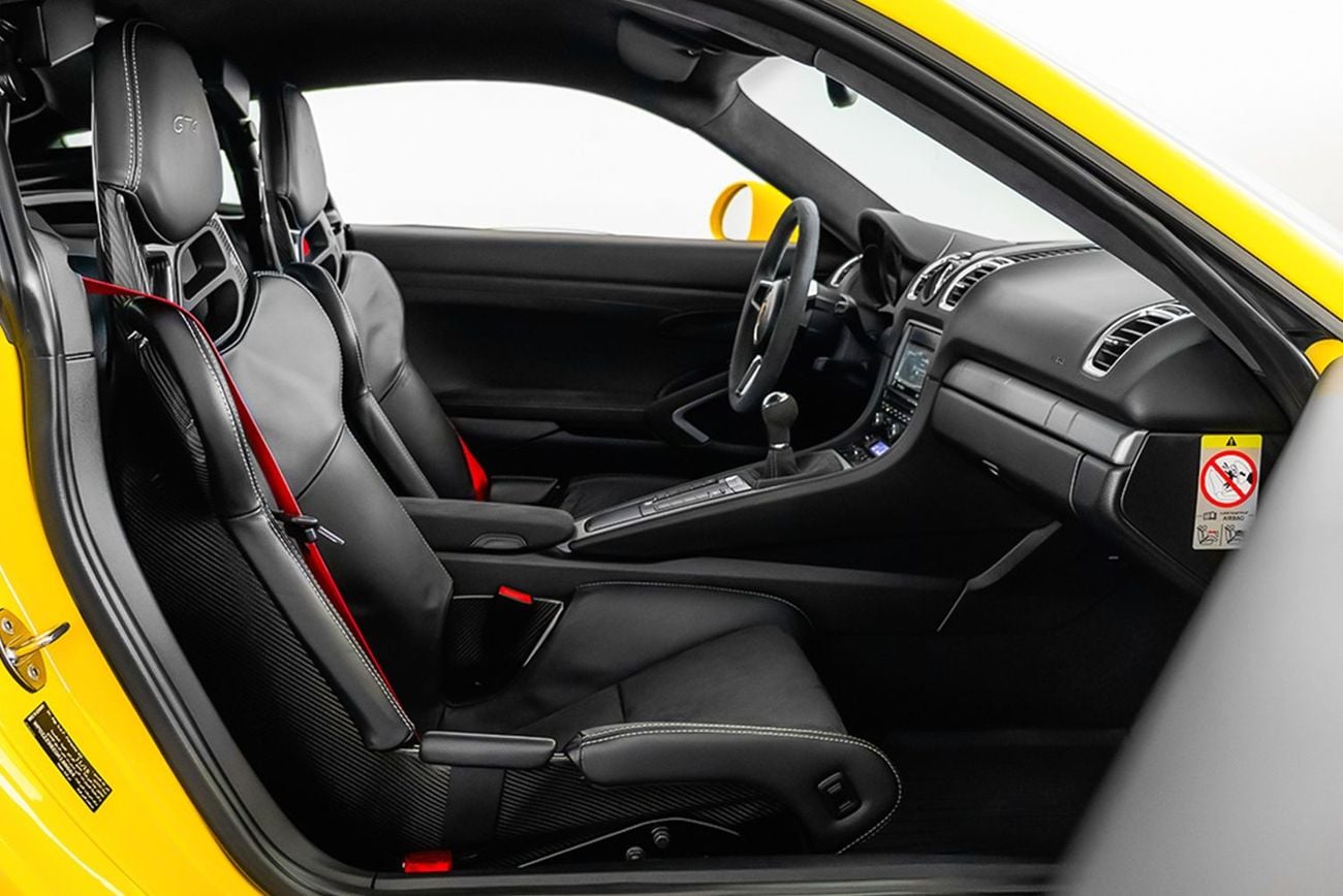 Porsche Cayman GT4
