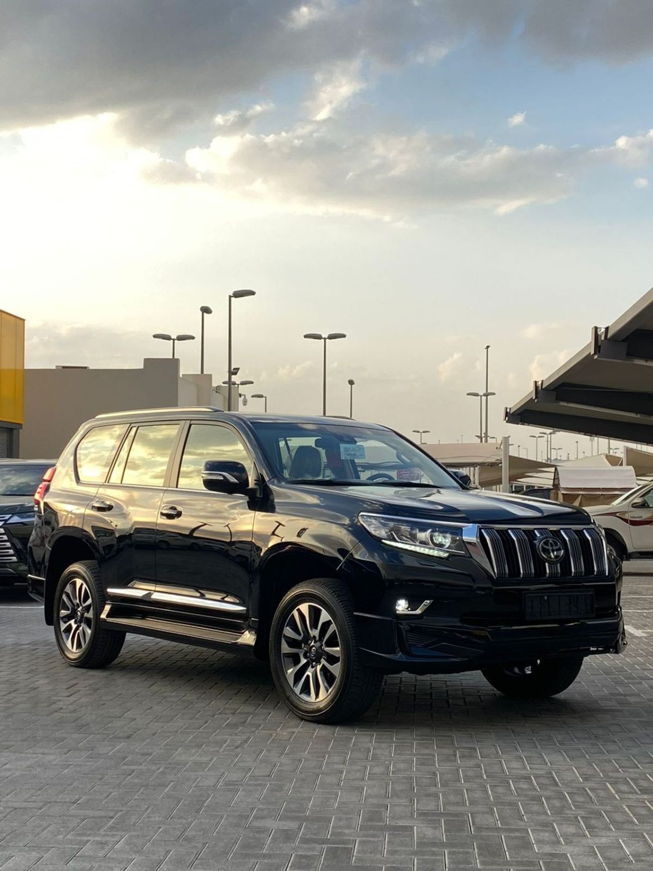 تويوتا برادو TOYOTA PRADO VX-R 4.0L PETROL | GCC | 2023 | O KM | 02 YEARS WARRANTY |
