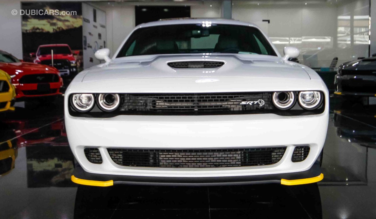 Dodge Challenger SRT Hellcat  V8