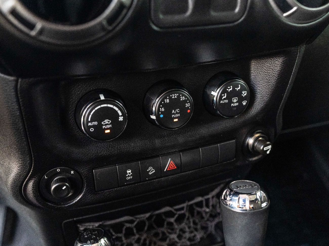 جيب رانجلر Sport 3.6L A/T (4 Seater)