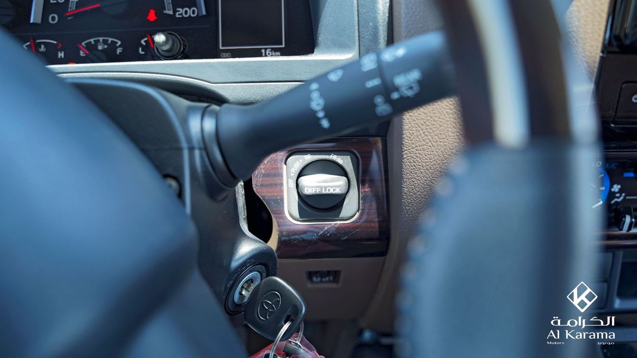 Toyota Land Cruiser 70 LC76 LX 2.8L | 5 Door | 4WD Automatic Transmission | DIff Lock | Lane Tracking Assist (LTA)