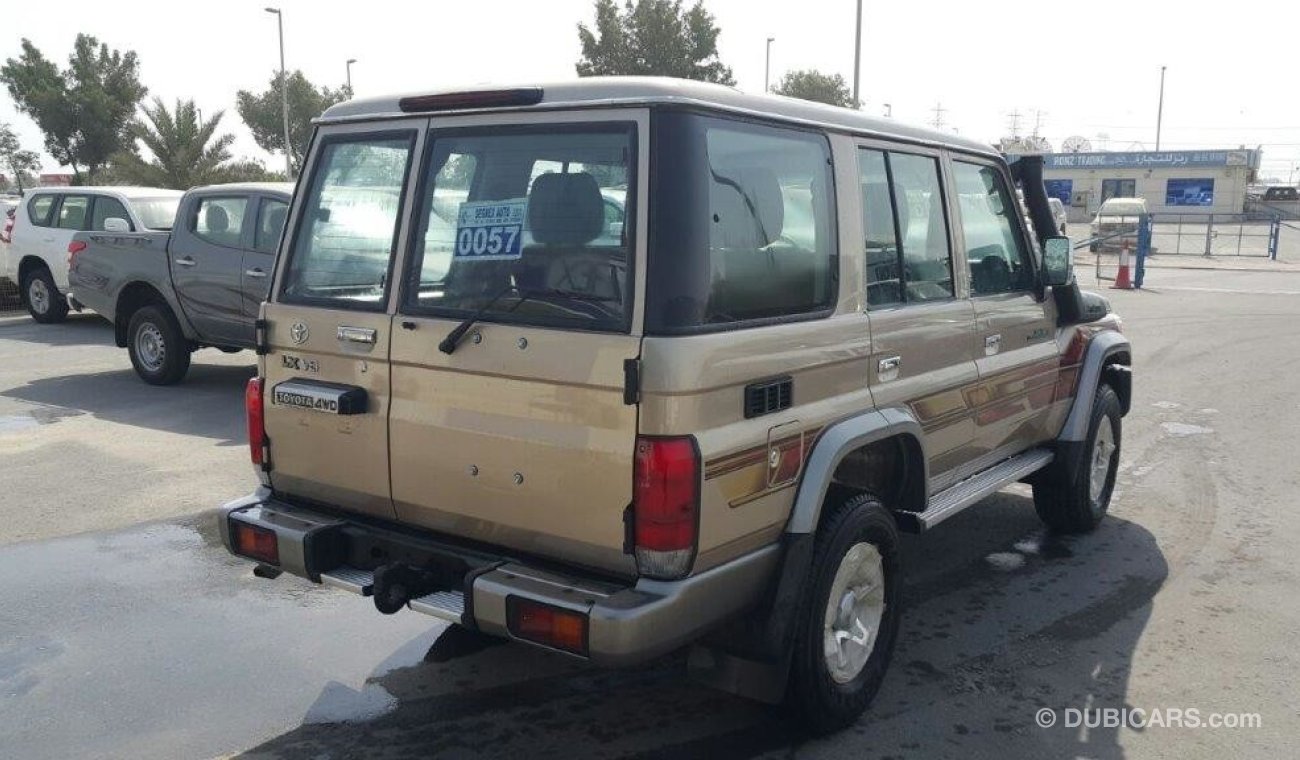 Toyota Land Cruiser LX 76 V6 4.0 FULL OPTION FOR EXPORT