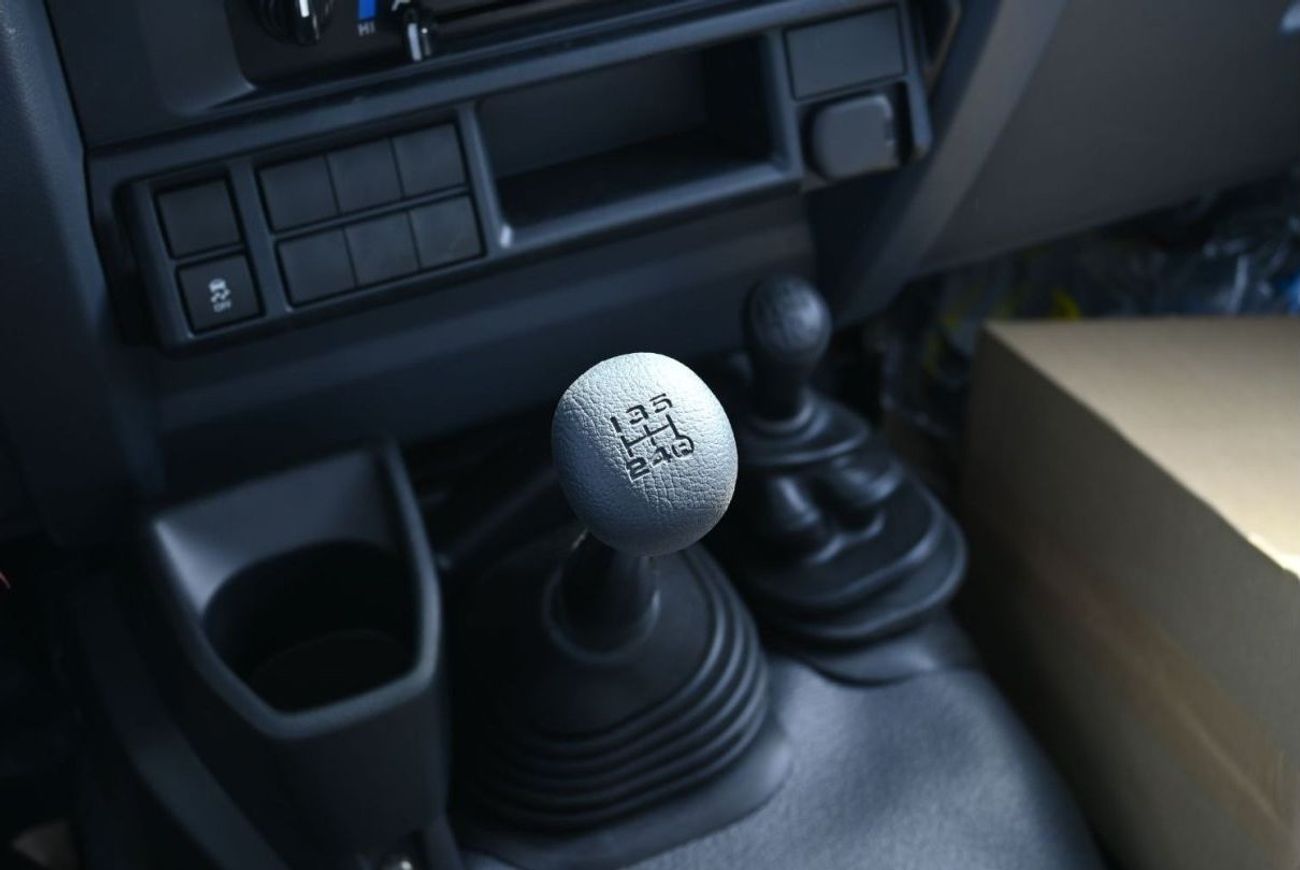 Toyota Land Cruiser Pick Up Toyota Land Cruiser Pickup, 70 series, 4.5L Turbo V8 Diesel, Manual Gear, Double Cabin, Model 2024