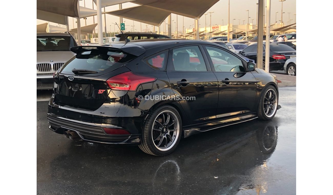 Ford Focus FORD FOCUS ST MODEL 2017 GCC CAR PERFECT CONDITION FULL OPTION SUN ROOF LEATHER SEATS BACK CAMERA BA