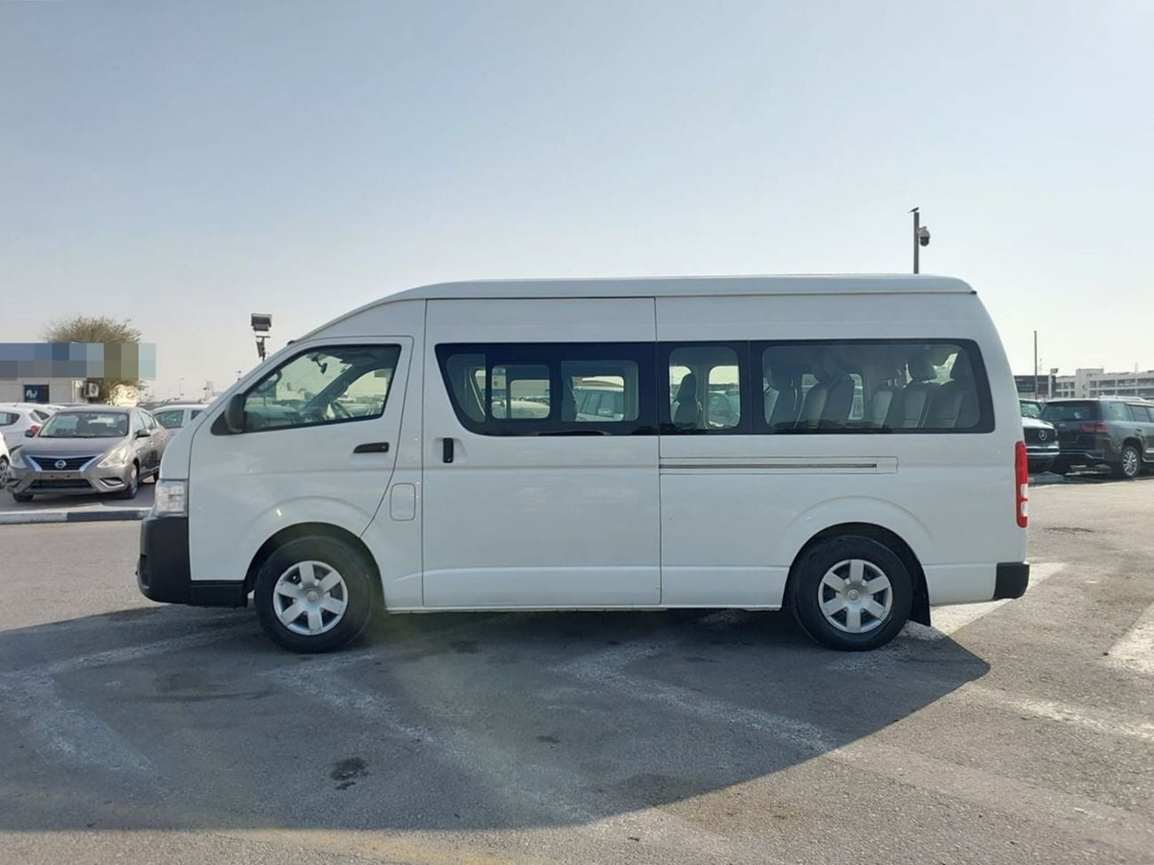 Toyota Hiace (RAMADAN OFFER) TOYOTA HIACE COMMUTER VAN RHD 2018 MODEL 2.5 L DIESEL MANUAL(PM73780)