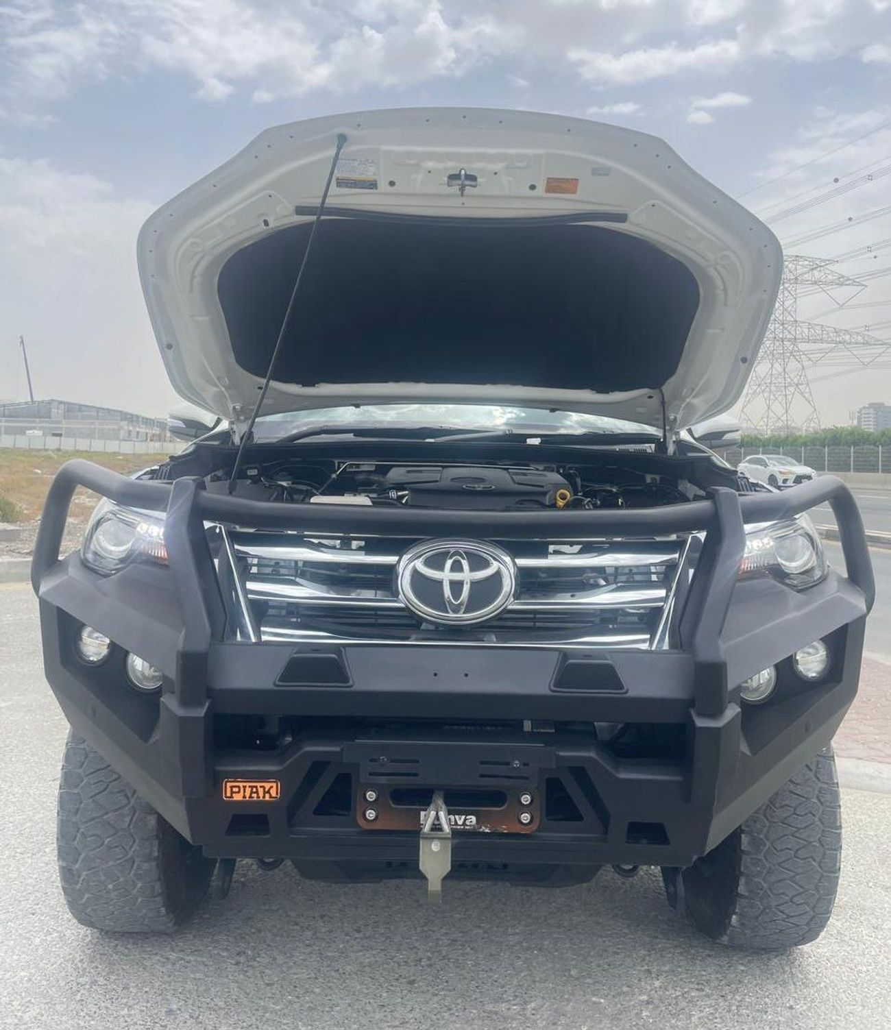 تويوتا فورتونر diesel 2.8 liter ,Right hand drive 2017 Model ,only for export available