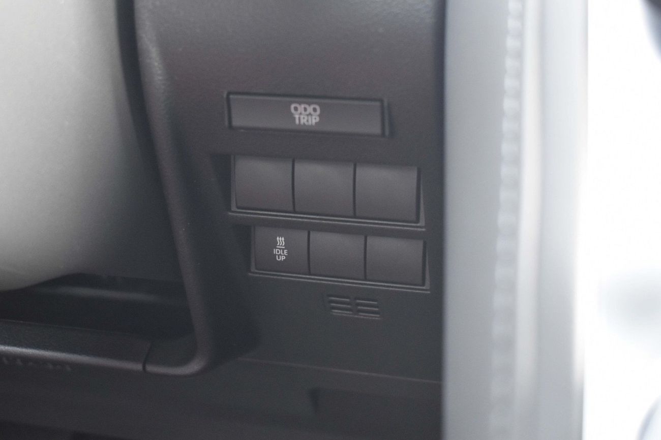 تويوتا لاند كروزر Toyota LC300 VXR 3.3L Full with radar 2025