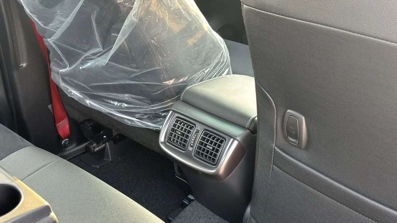 تويوتا هيلوكس Toyota/HILUX P DC 4WD 4.0L GR-SPORT AT