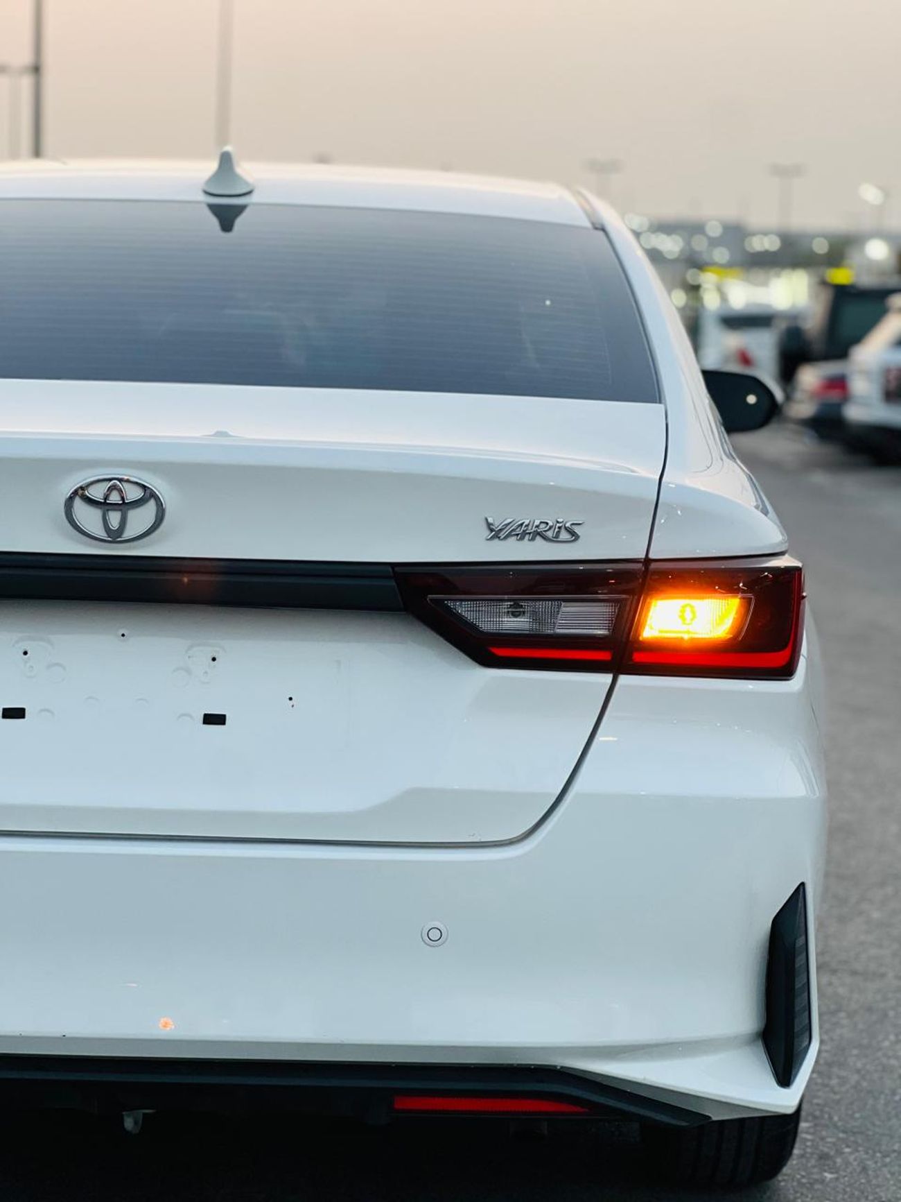 تويوتا يارس 1.5L E