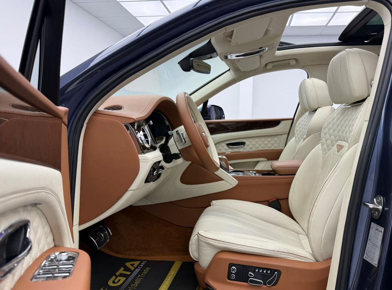 Bentley Bentayga STD Bentayga 4.0T 2022 Bentley Bentayga V8, Warranty, Full Service History, Fully Loaded, Excellent