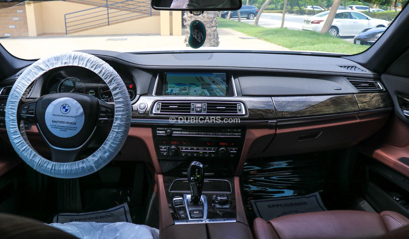 بي أم دبليو 750Li Li