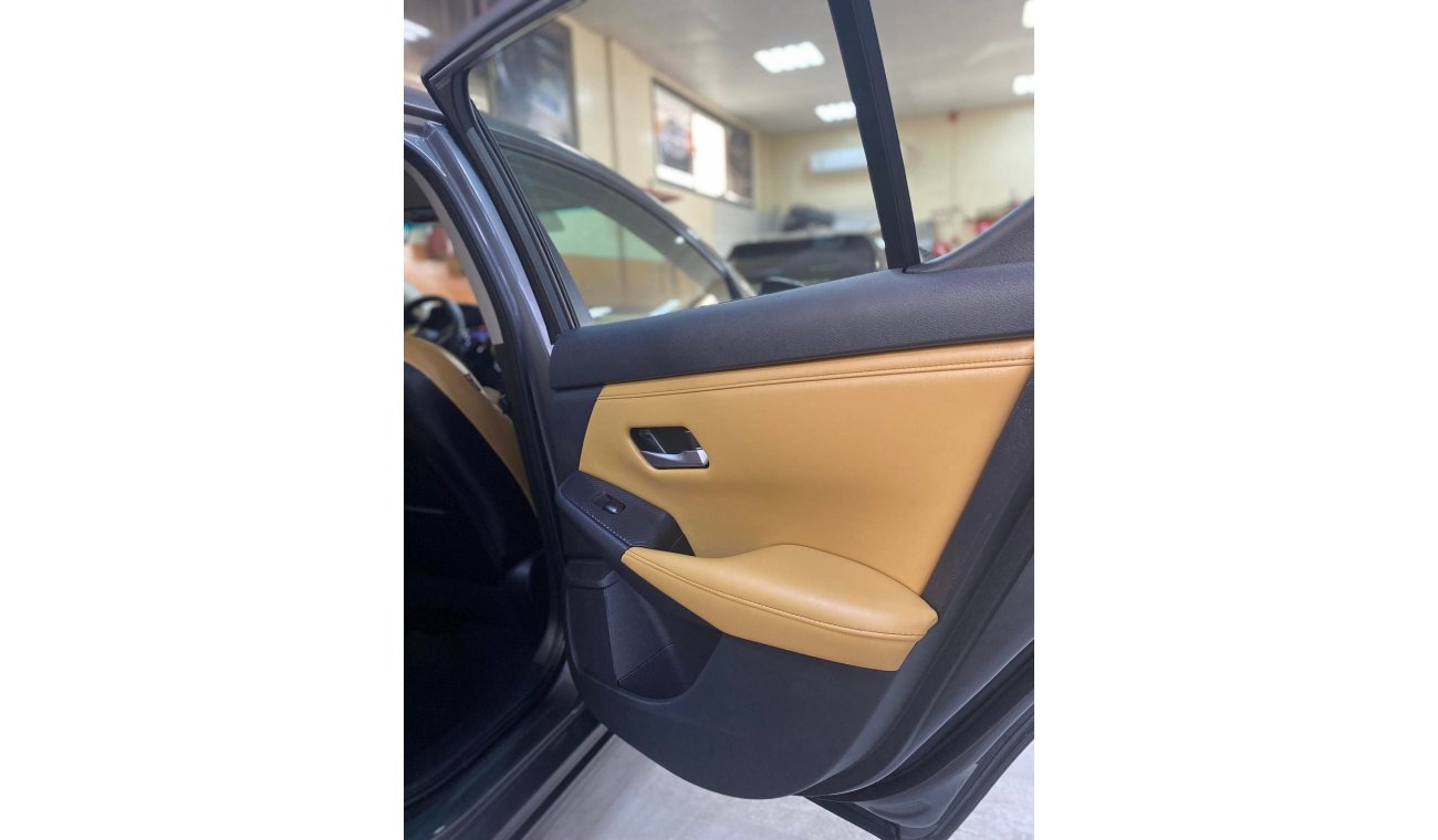 نيسان سنترا SV Full Options Sunroof and leather seats