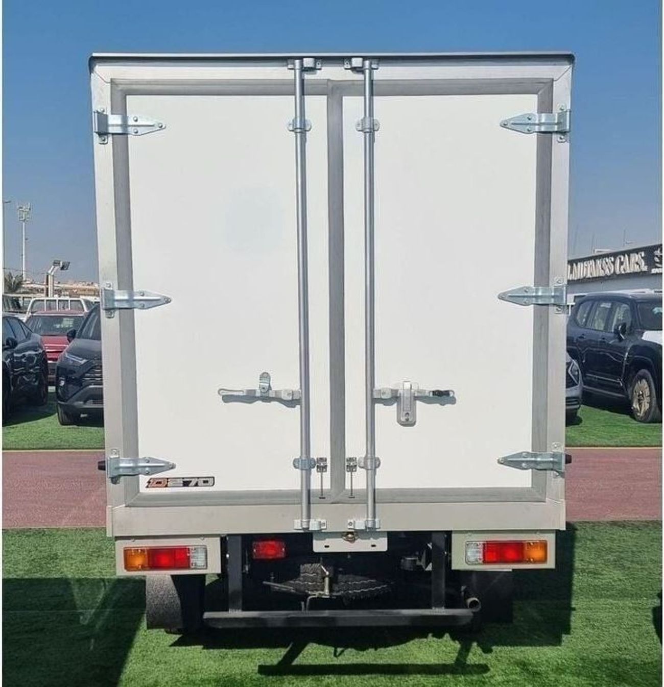 CMC D 270 CMC Chiller Van || D270 Freezer || GCC Specs