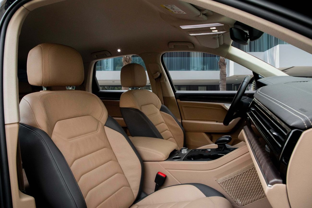 Volkswagen Touareg | 2,546 P.M  | 0% Downpayment | Pristine Condition!