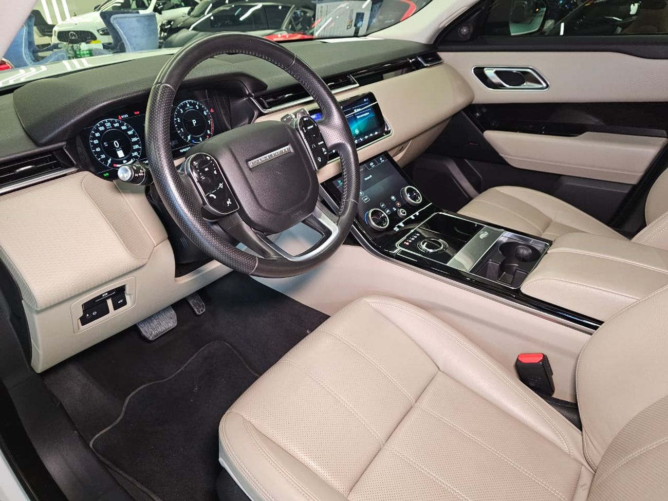 لاند روفر رينج روفر فيلار P250 R-Dynamic S 2.0L