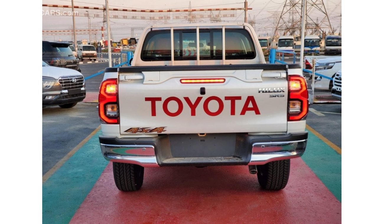 Toyota Hilux Pick Up A/T 2.7L with Push Start, Cruise Control