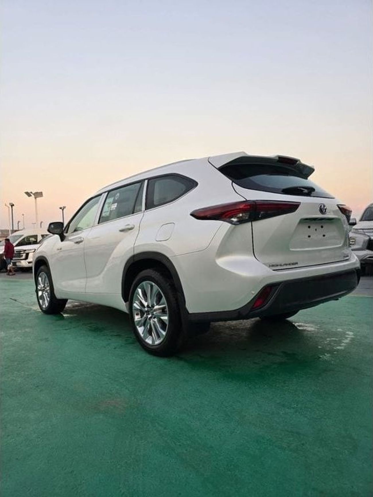 Toyota Highlander 2.5L Hybrid VXR (AWD)