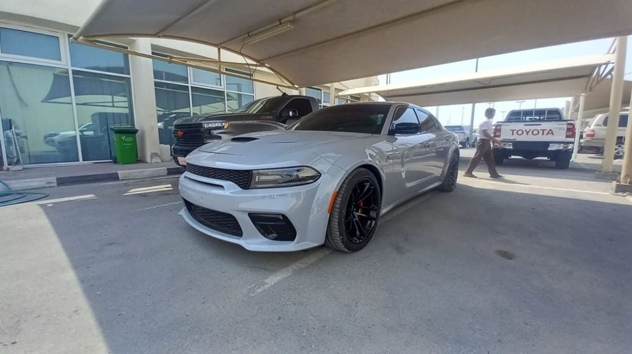 Dodge Charger SRT Hellcat 6.2L (717 HP)