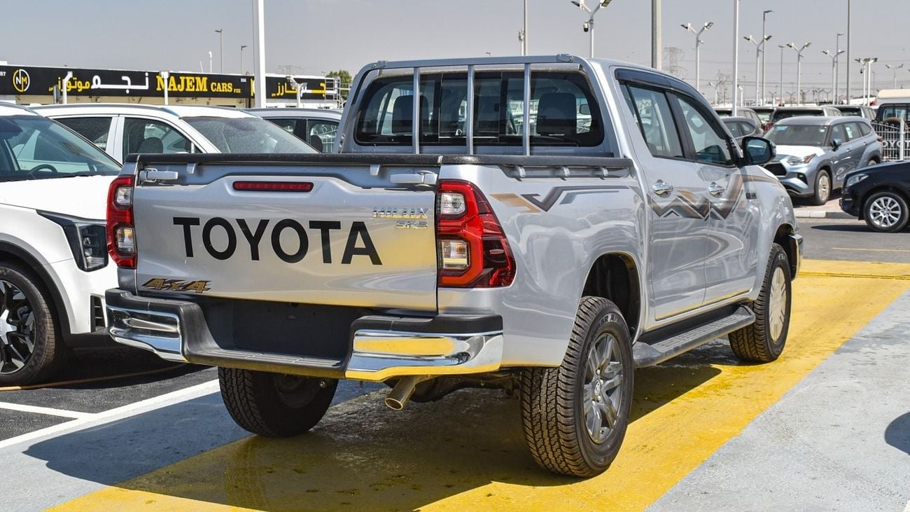 تويوتا هيلوكس SR5 2.7L