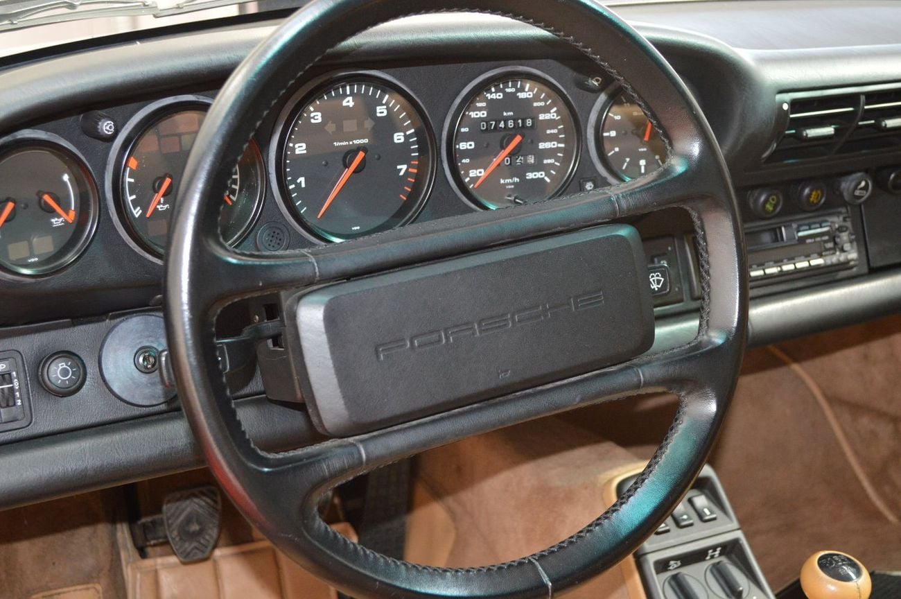 Porsche 911 964 Carrera 4 Coupe